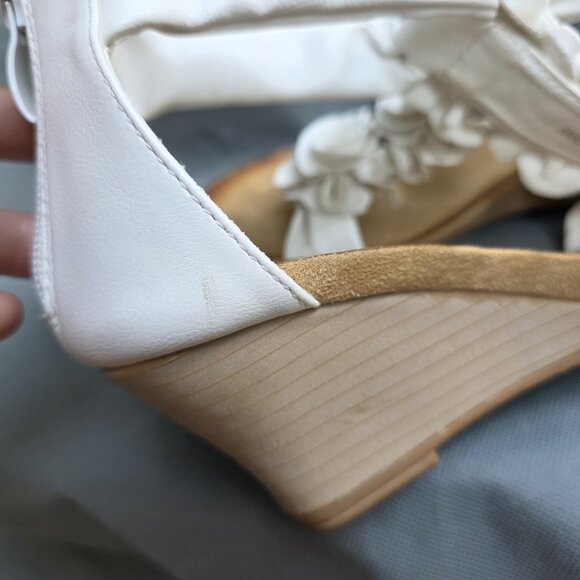 Patrizia by Spring Step Sz 38 I 7.5 - 8 Rosette Floral Wedge Sandals Shoes - Picture 8 of 9